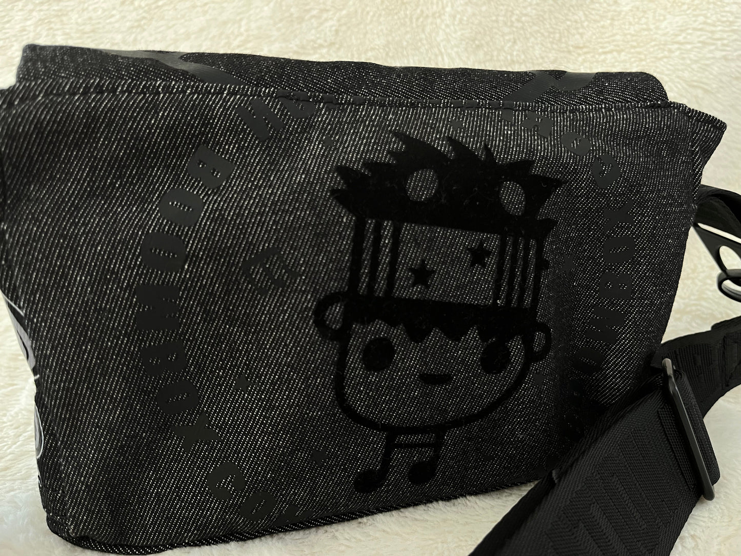 boombox one off lion bag