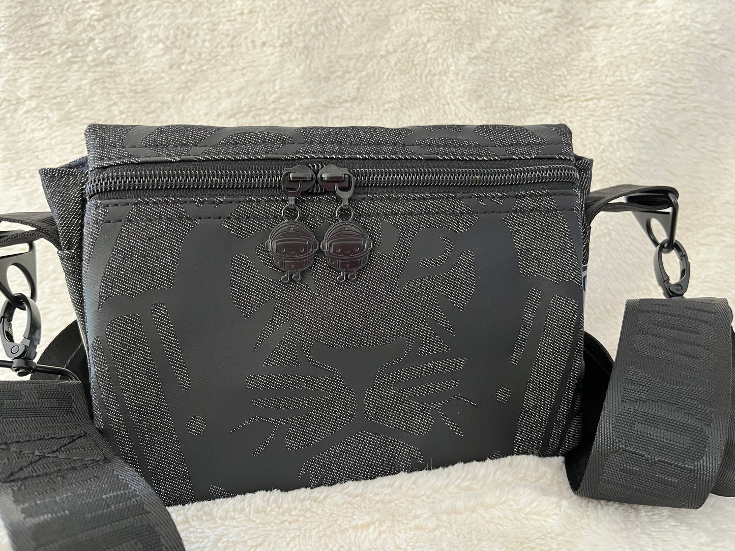 boombox one off lion bag