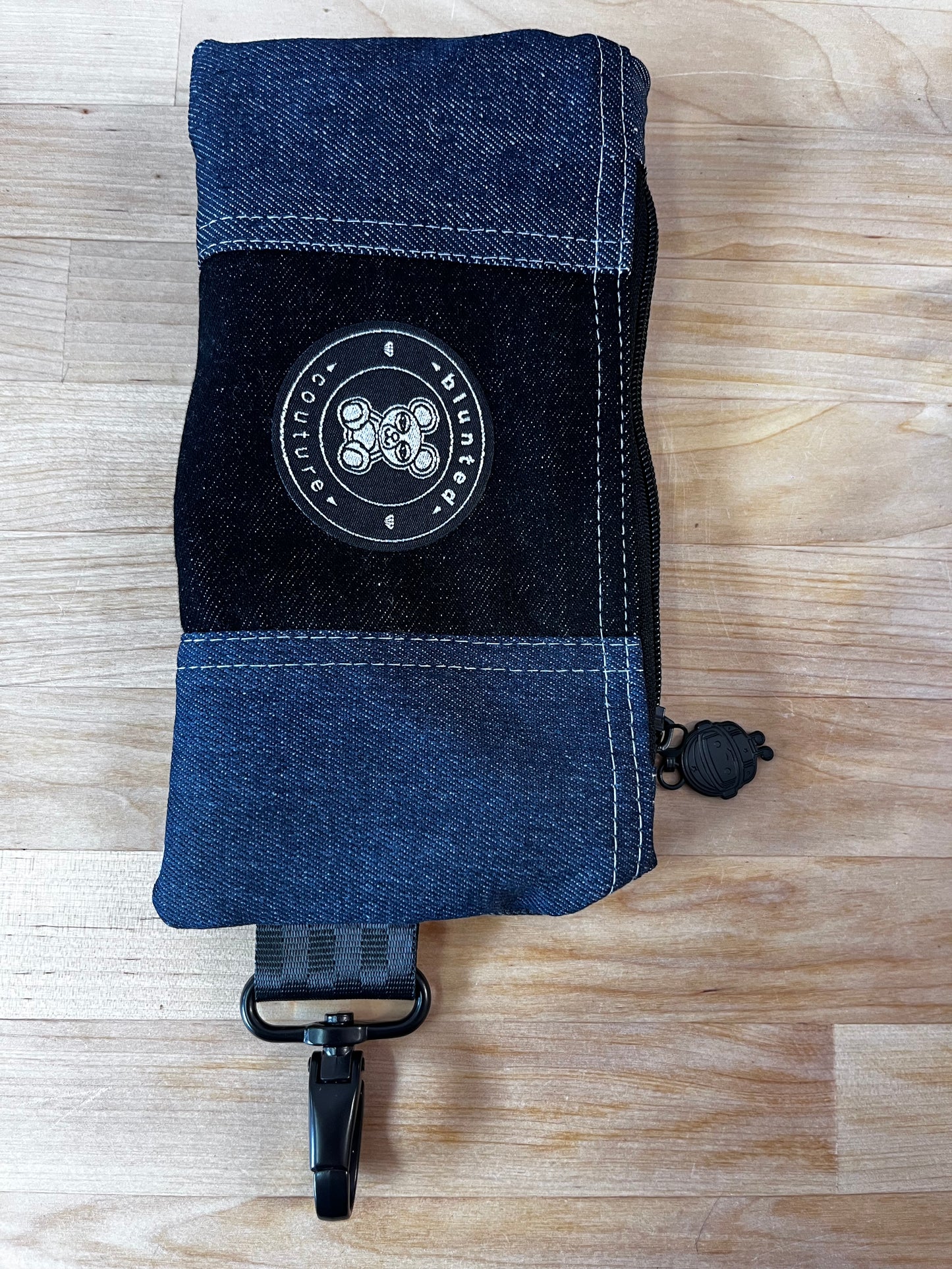 pochette recycled denim