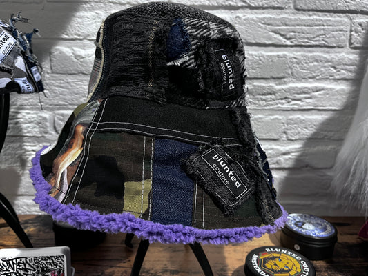 reversible mess visor bucket hat with fluffy edge 62cm