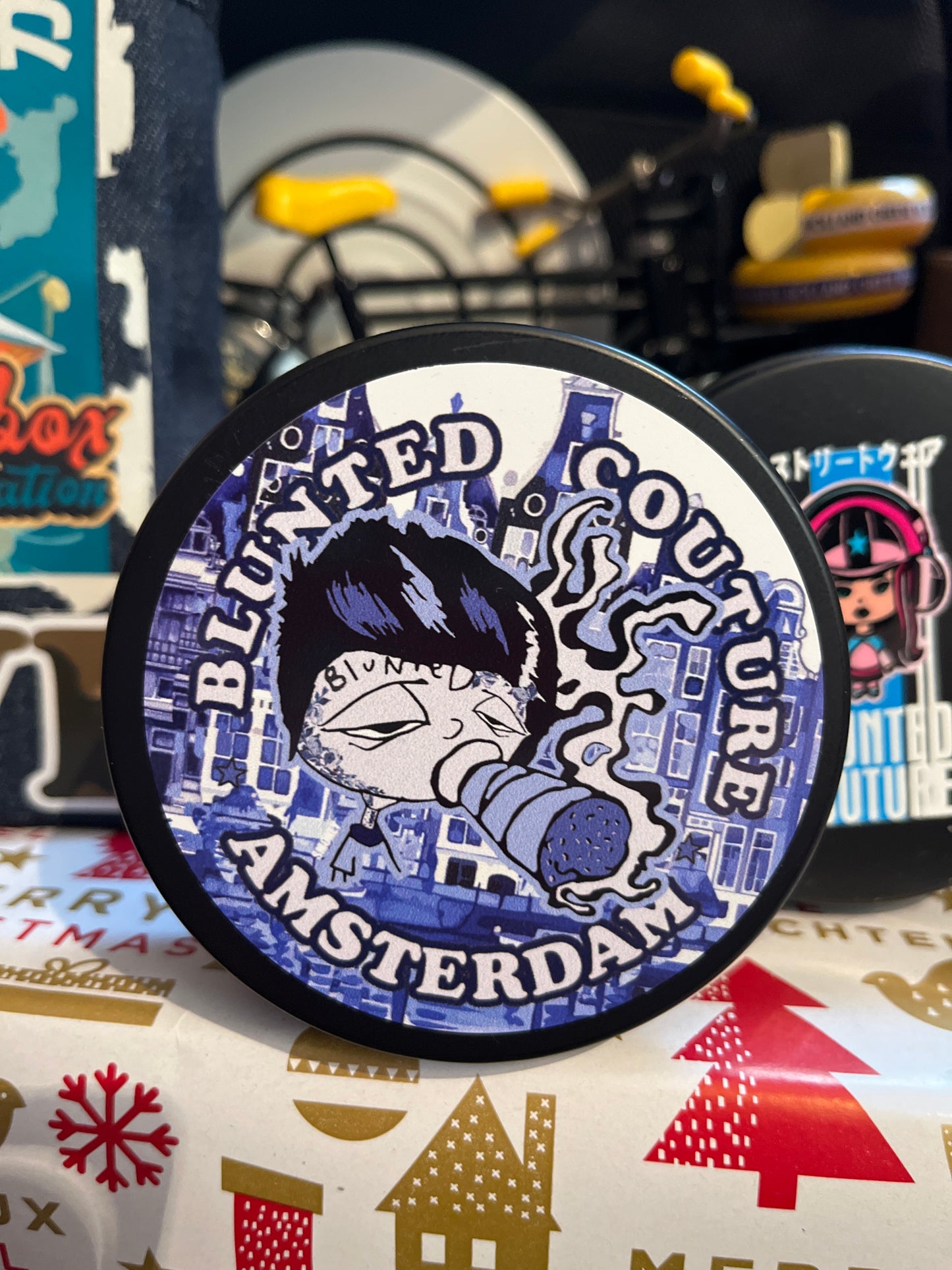 round blunted couture Amsterdam tin smokey