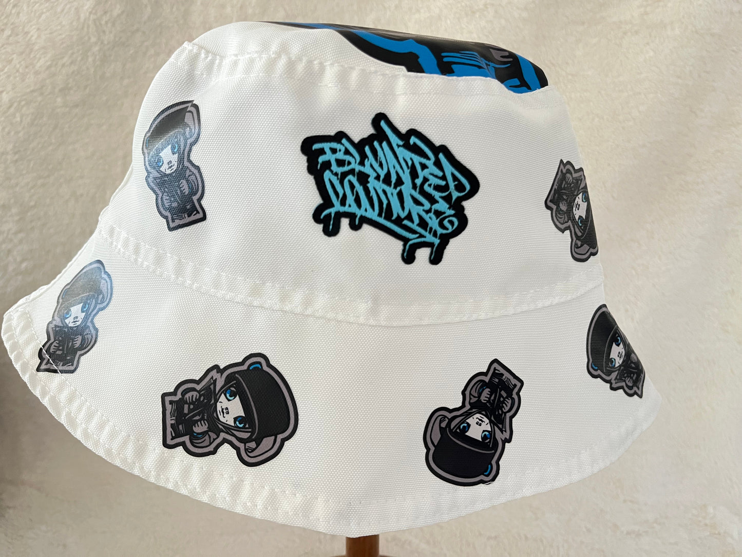 reversible white top boy XL bucket hat