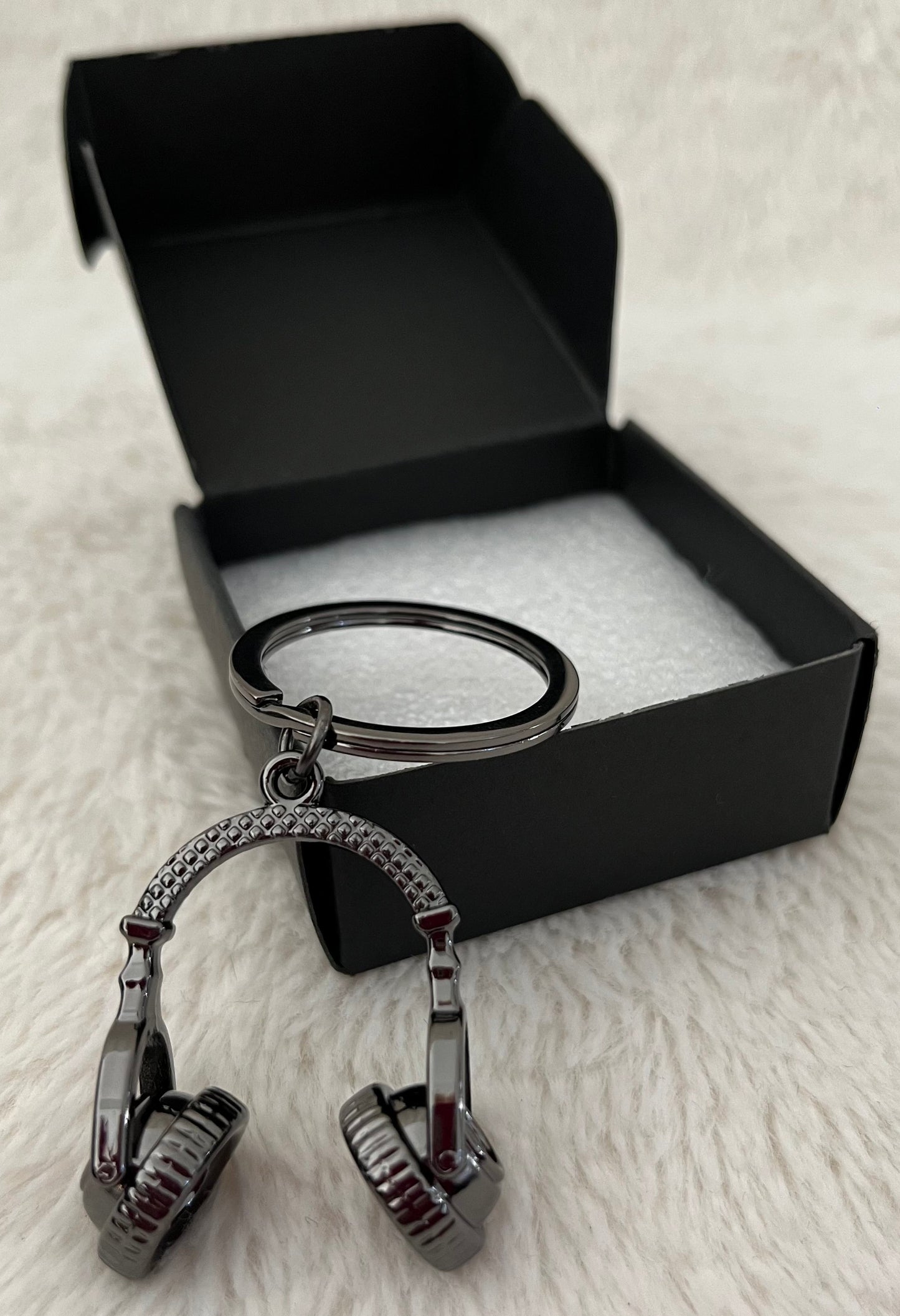 blunted black headphones key ring