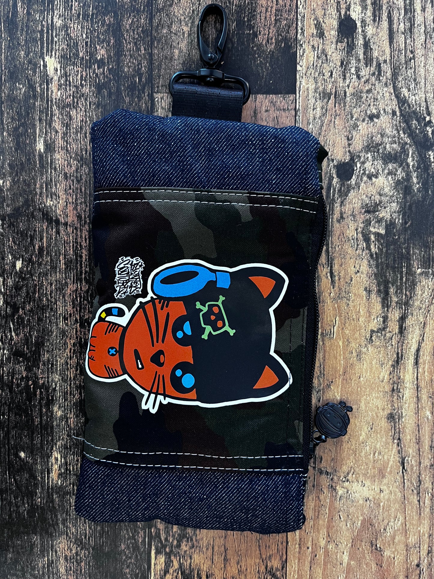 pochette hard clawz