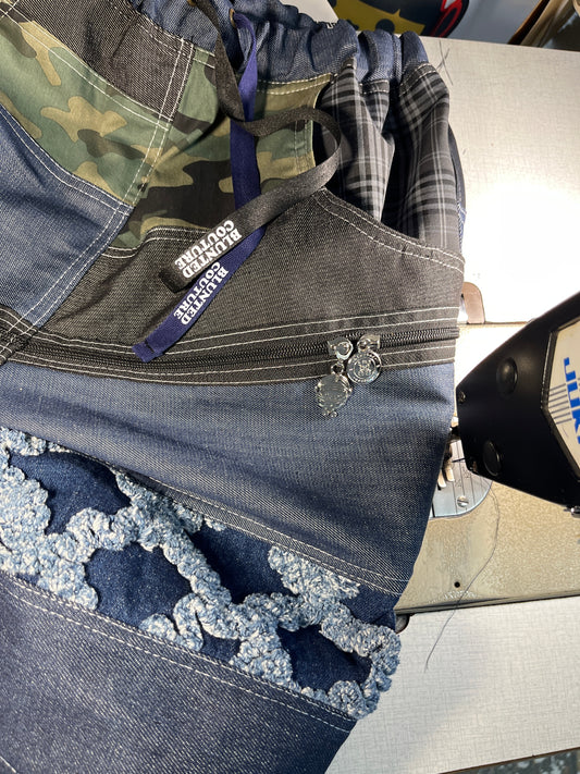 zips denim shorts S