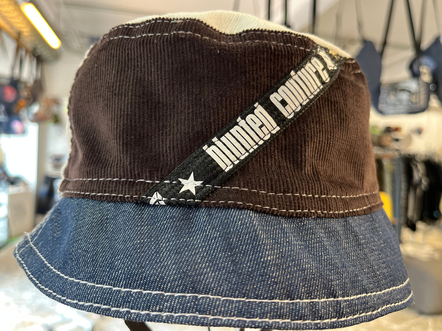reversible black laced corduroy bucket hat / short brim