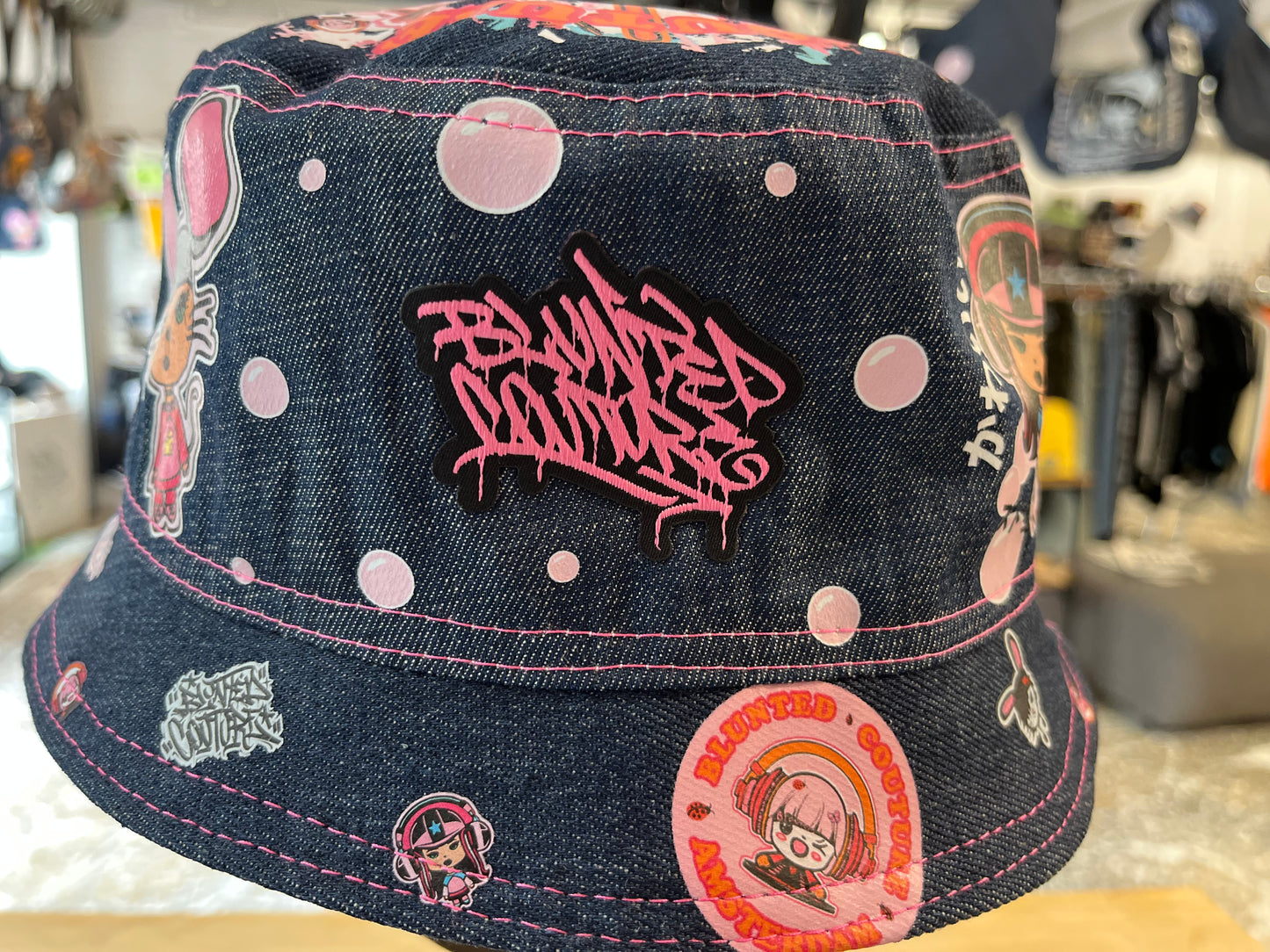 reversible rose raver bucket hat / short brim