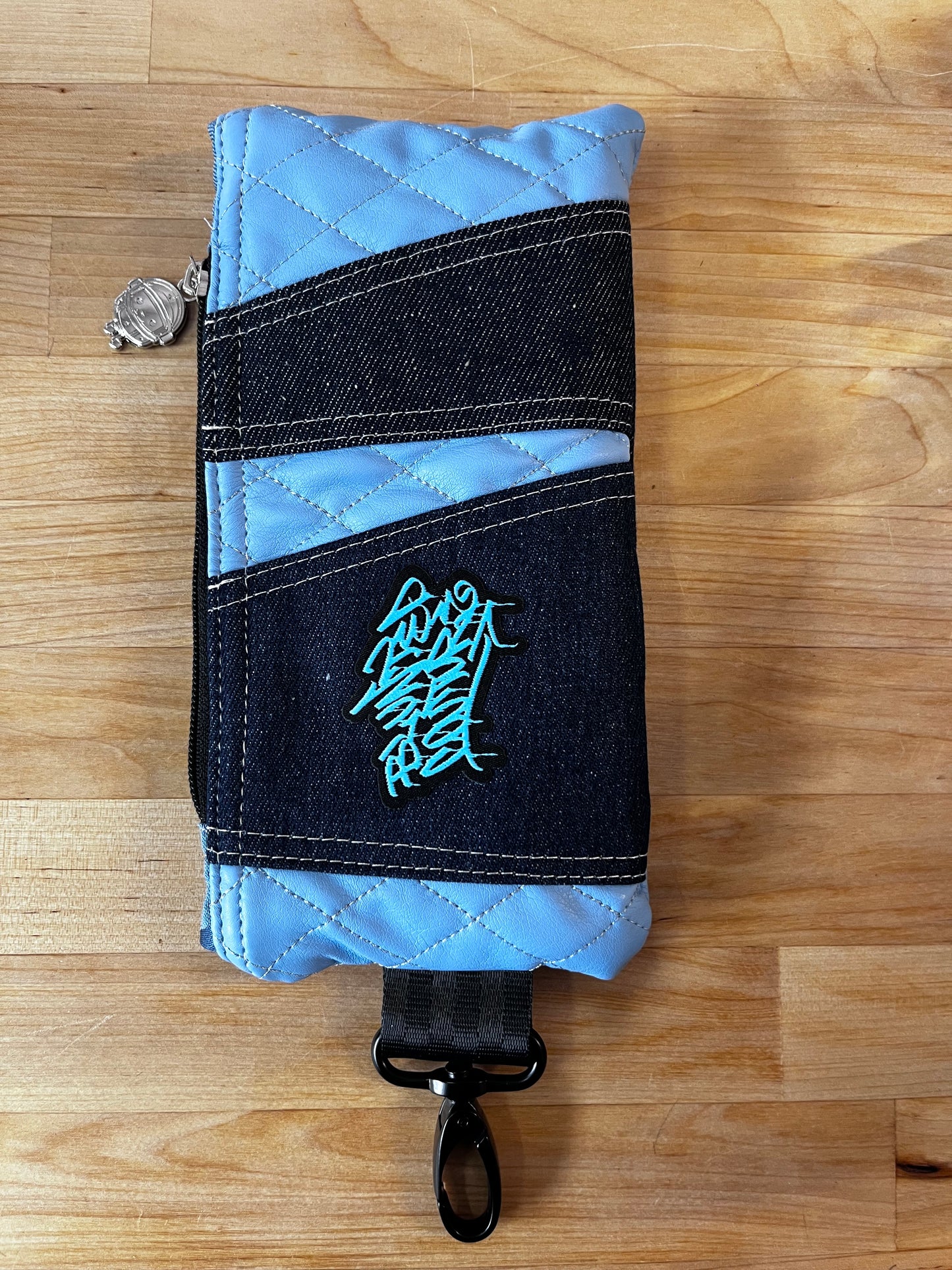 pochette blue | skeme