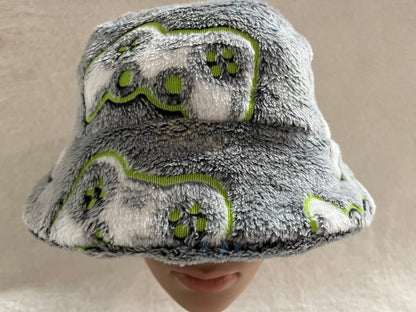 reversible controller furry bucket hat
